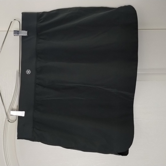 GAIAM green large athletic skort with pockets and underside shorts - Picture 3 of 9